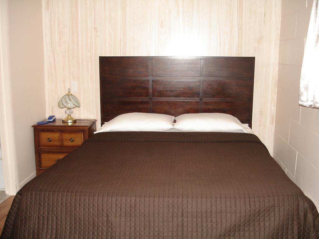 Motel Belair Rigaud Екстериор снимка
